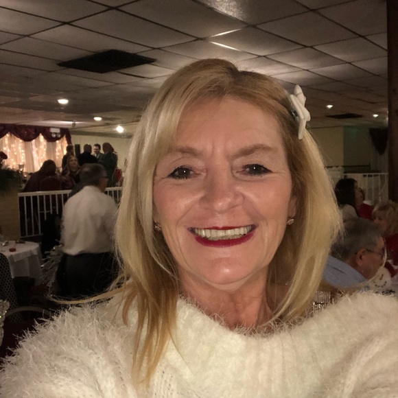 Meet your Posher, Rhonda - Picture 2 of 2